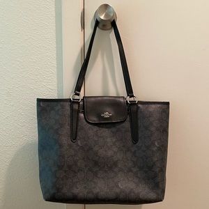 Coach Tote.